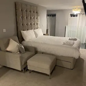 Dealhouse-apartments 5 , Huddersfield United Kingdom