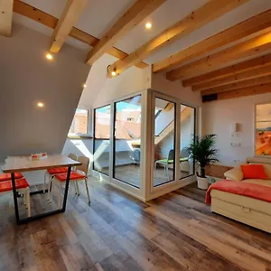  Apartment Under The Castle